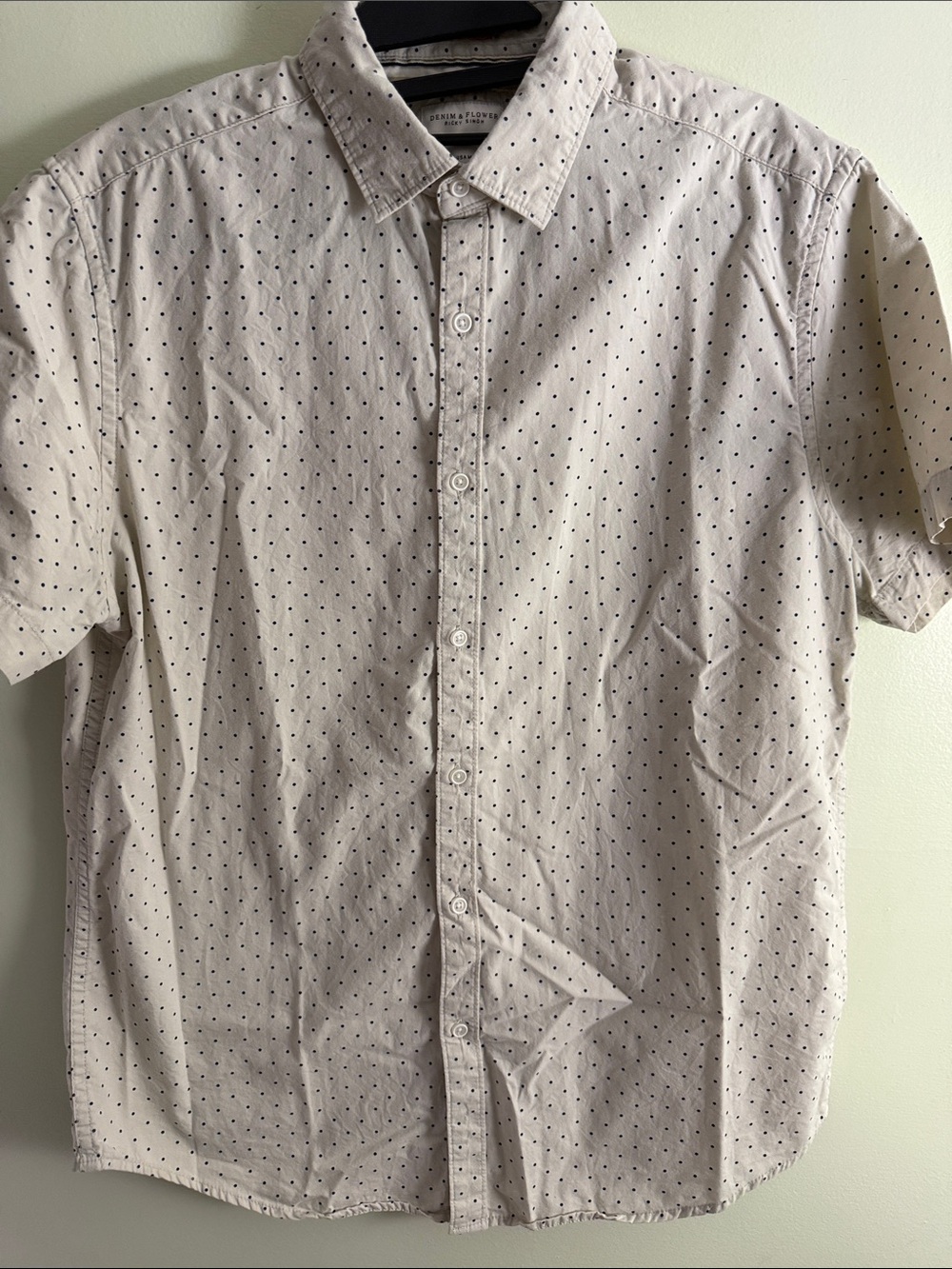 Denim & Flower Men’s Untucked Short Sleeve Button Down Cream Button Down M